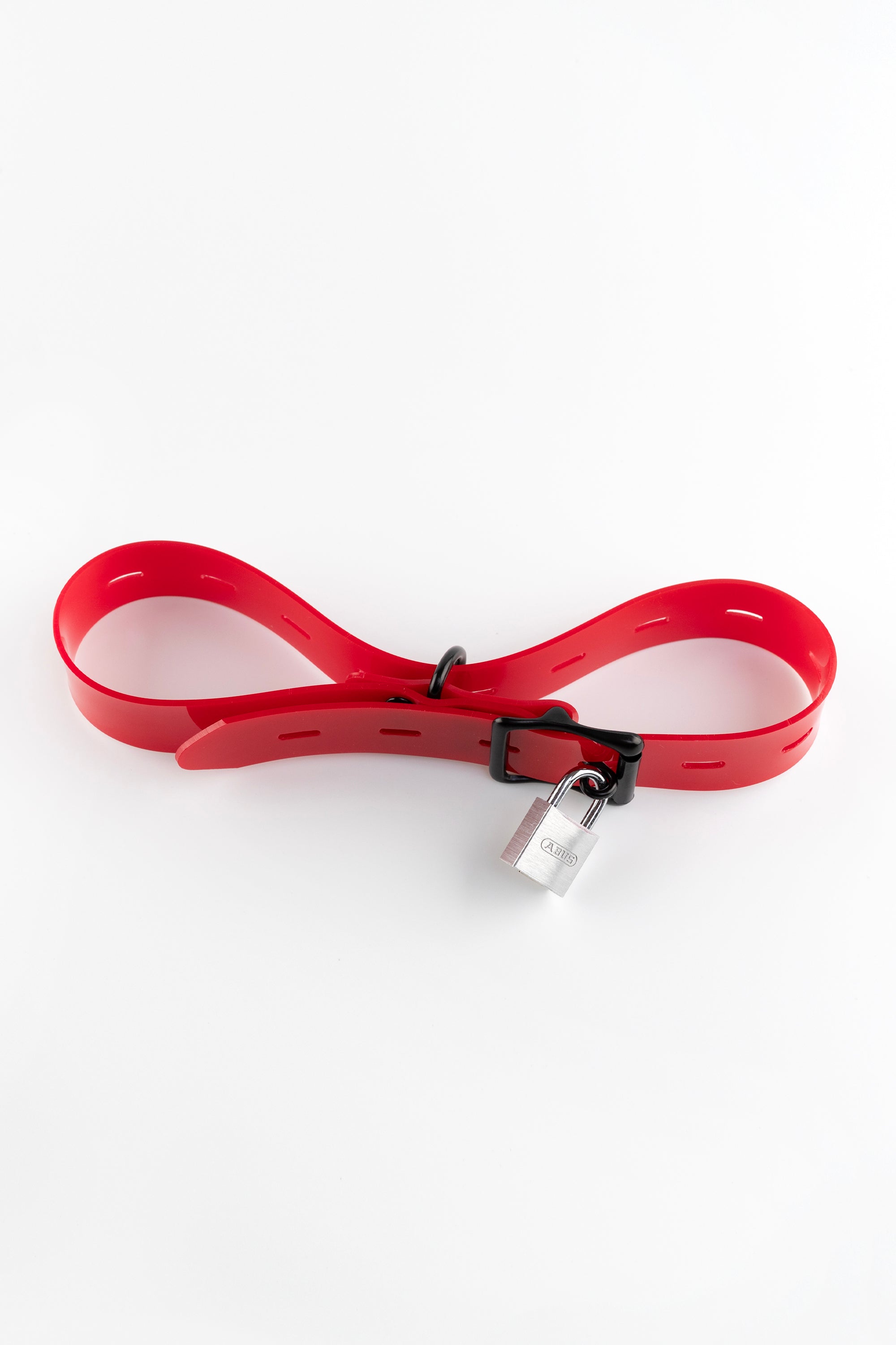 Bondage PVC strap with lockable buckle 25 mm, different lengths, red/black